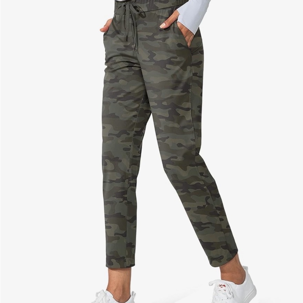 Women's Camouflage Jogger Pants